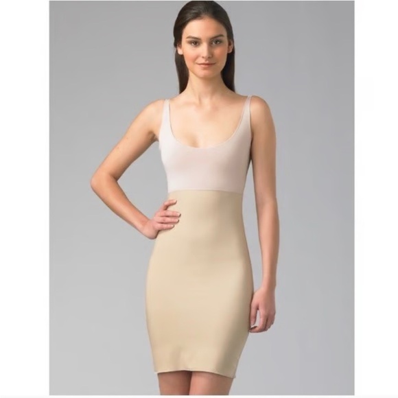 SPANX Other - Spanx Hide & Sleek Full Slip